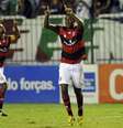 <p>Renato Abreu deixou o Flamengo em junho e pode acertar com o Santos já nesta sexta; meia foi indicado pelo técnico Claudinei Oliveira</p>  Foto: Fabio Castro/Agif / Gazeta Press