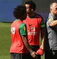 <p>Felipão orienta time em treino na Suíça</p>  Foto: Mowa Press / Divulgação