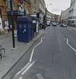 Cabine de polícia na rua de Londres esconde um "easter egg" do Google  Foto: Reprodução