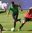 <p>Thiago Silva em treino da Seleção nesta terça: atrás de melhores condições físicas</p>  Foto: Mowa Press / Divulgação