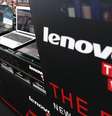 Computadores da marca Lenovo são expostos em loja de eletrônicos de Tóquio. Maior fabricante de computadores pessoais do mundo, a Lenovo divulgou no final da quarta-feira alta de 23 por cento no lucro líquido de abril a junho, num desempenho acima do esperado pelo mercado, impulsionado pelo avanço da empresa nos segmentos de celulares inteligentes e tablets. 5/9/2012  Foto: Kim Kyung-Hoon / Reuters