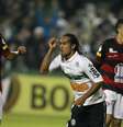<p>Atacante do Coritiba será emprestado ao Santos até dezembro; Renato Abreu, 35 anos, também assinará até o fim da temporada</p>  Foto: Felipe Gabriel / Agência Lance