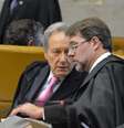 <p>Ministros Lewandowski e Dias Toffoli durante mais uma sessão de julgamento dos recursos do mensalão</p>  Foto: Valter Campanato / Agência Brasil