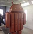 Tremendous, que fabricou a estátua para o campus do Google em Mountain View, mostrou making of do boneco  Foto: Divulgação