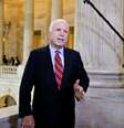 John McCain em entrevista para a TV  Foto: AP