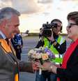 <p>Dilma recebe cumprimentos durante sua chegada a São Petersburgo</p>  Foto: Roberto Stuckert Filho / PR / Agência Brasil