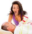 Quem está acima do peso ronca mais?   Sim, a obesidade facilita o aparecimento de ronco e distúrbios respiratórios durante o sono.   Foto: Shutterstock