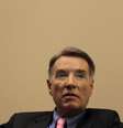 <p>Eike Batista, presidente-executivo do grupo EBX, fala durante entrevista em Nova York, EUA</p>  Foto: Brendan McDermid / Reuters