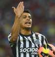 <p>Cícero voltou a treinar após ser desfalque na atividade de quinta; além dele, Cicinho também atuará diante do Cruzeiro, no domingo</p>  Foto: Daniel Ramalho / Terra