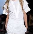 Cabelo com aspecto natural marcou a semana de desfiles  Foto: Shutterstock
