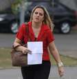 <p>A irmã de Bianca, Daiane Consoli, chega para o julgamento do motoboy, seu ex-marido</p>  Foto: Marcos Bezerra / Futura Press