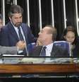 <p>Deputado Cândido Vaccarezza (PT-SP) e os senadores Romero Jucá (PMDB-RR), Valdir Raupp (PMDB-RO) e Renan Calheiros (PMDB-AL) durante discussão do projeto que trata da minirreforma eleitoral</p>  Foto: Waldemir Barreto / Agência Senado