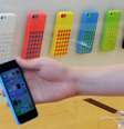 Loja da Apple em Hong Kong, China, vende novos iPhone 5C e capas coloridas para o aparelho  Foto: AFP