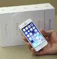 iPhone 5S tem câmera de 8 megapixels como o anterior, mas com nova lente e sensor 15% melhor  Foto: Reuters