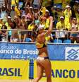 Lili comemora título com a torcida  Foto: Divulgação