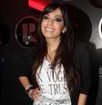 Sucesso meteórico do momento, Anitta tem sobrancelha preenchida, o que confere presença a ela. Para ficar mais bonita devemos tirar o aspecto arredondado, dando uma simetria mais angular, avalia Maura  Foto: Agnews
