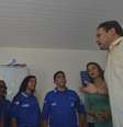 Profissionais cubanos conhecem instalações onde vão trabalhar no interior do Maranhão  Foto: Marcello Casal Jr. / Agência Brasil