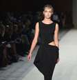 <p>Desfile de Pascal Millet durante semana de moda de Paris</p>  Foto: AFP