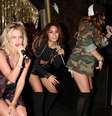 Vanessa Hudgens se apresentou com o grupo de garotas YLA em uma boate de Los Angeles, nos Estados Unidos  Foto: The Grosby Group