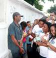 <p>Lutador Leandro Feijão foi enterrado neste sábado, após a trágica morte</p>  Foto: Arion Marinho / Futura Press
