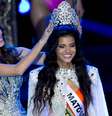 <p>Gabriela Markus, a Miss Brasil 2012, passou a coroa para sua sucessora, Jakelyne Oliveira, representante do Mato Grosso</p>  Foto: Bruno Santos / Terra