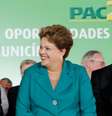 A presidente Dilma Rousseff disse nesta sexta-feira, em Campo Mourão (PR), que os municípios com até 50 mil habitantes ocupam importante papel produtivo e social estratégico para o País  Foto: Roberto Stuckert Filho/PR / Divulgação