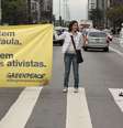 Manifestante fantasiado de urso protestou contra a prisão da brasileira   Foto: Luiz Claudio Barbosa / Futura Press
