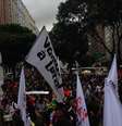 Manifestantes protestam contra violência da polícia durante ato de professores no Rio  Foto: André Naddeo / Terra