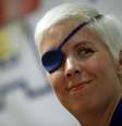 Piloto perdeu olho após acidente em 2012  Foto: Reuters