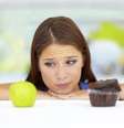 <p>As dietas muito restritivas acabam falhando, de um modo geral, porque são insustentáveis a longo prazo</p>  Foto: Getty Images 