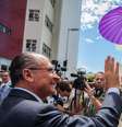 Ao lado de palhaços, Alckmin participou de inauguração de hospital infantil em São José do Rio Preto  Foto: Edson Lopes Jr./A2 Fotografia/Governo de SP / Divulgação