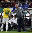 <p>Felipão disse que não tem tido problemas por causa da concorrência dos jogadores por vagas</p>  Foto: AP