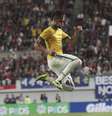 Neymar fez gol de falta no final do 1º tempo  Foto: AP