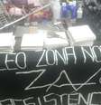 <p>Bandeira com inscrição "Núcleo Zona Norte" é, para a polícia, indício de que o Black Bloc é um grupo organizado</p>  Foto: Marcus Vinícius Pinto / Terra