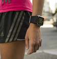 Relógio pretende ser ajudante de quem corre, e não melhor smartwatch do mercado, segundo fabricante  Foto: Divulgação