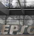 <p>A espanhola Repsol n&atilde;o participar&aacute; do leil&atilde;o da &aacute;rea petrol&iacute;fera de Libra que ser&aacute; realizado nesta segunda-feira pelo governo brasileiro</p>  Foto: Sergio Perez / Reuters