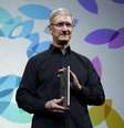 <p>De acordo com Tim Cook, CEO da Apple, a empresa planeja medidas de segurança adicionais para o serviço iCloud</p>  Foto: AP