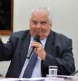 O ministro da Ciência, Tecnologia e Inovação, Marco Antonio Raupp, classificou retirada de cães do Instituto Royal como crime  Foto: Zeca Ribeiro / Agência Câmara