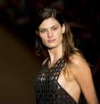 <p>Isabelli Fontana durante desfile de Tufi Duek no SPFW</p>  Foto: Bruno Santos / Terra