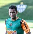 <p>Réver disse que ainda sonha em disputar a Copa de 2014</p>  Foto: Bruno Cantini / Divulgação
