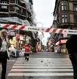 Em função dos ventos fortes, bombeiros isolam área cheia de andaimes em Copenhagen   Foto: AP
