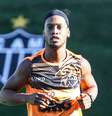 <p>Retorno de Ronaldinho está próximo, segundo médico Rodrigo Lasmar</p>  Foto: Bruno Cantini / Divulgação