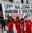 Após enterro de Kayo, familiares e amigos protestaram por Justiça em frente ao Fórum de Bangu, local londe ocorreu o tiroteio que matou o menino de oito anos  Foto: Daniel Ramalho / Terra