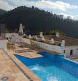 <p>O hostel Apartamentos Montes Claros fica ao lado do histórico bairro de Albaicín, na Espanha, e conta com terraço e piscina</p>  Foto: Hostelbookers