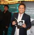 O cantor Leonardo lançou sua biografia em uma livraria do shopping Iguatemi, em São Paulo  Foto: Leo Franco / AgNews