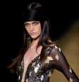 <p>Desfile de Victor Dzenk durante última edição do Fashion Rio</p>  Foto: Mauro Pimentel / Terra