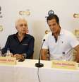 <p>Na foto, Aguinaldo Silva divulga 'Crô - O Filme' ao lado do ator Carlos Machado</p>  Foto: Felipe Panfili / AgNews
