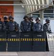 <p>Reintegração de posse realizada durante a madrugada foi pacífica: não houve confronto entre PM e alunos</p>  Foto: Marcos Bezerra / Futura Press