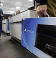 <p>Sony tenta reestabelecer estoque de Playstation 4 nas lojas</p>  Foto: AP