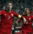 Cristiano Ronaldo comemora depois de fazer o gol da vitória de Portugal sobre a Suécia na repescagem  Foto: Reuters